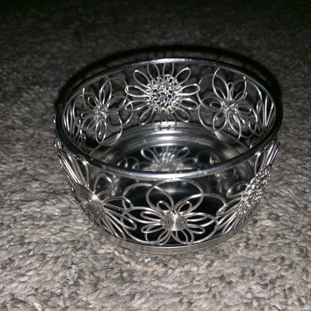 Beautiful Silver Floral Design Metal Candle Holder
